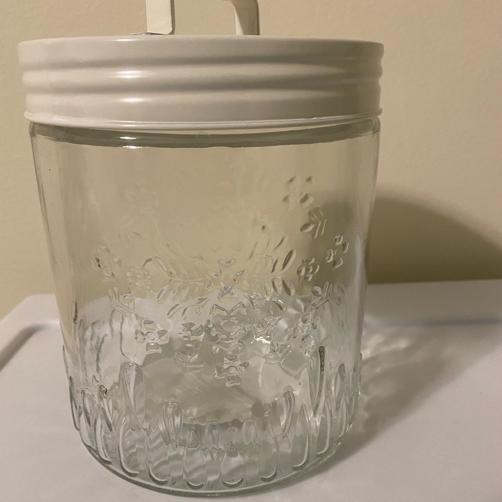 Threshold floral Jar